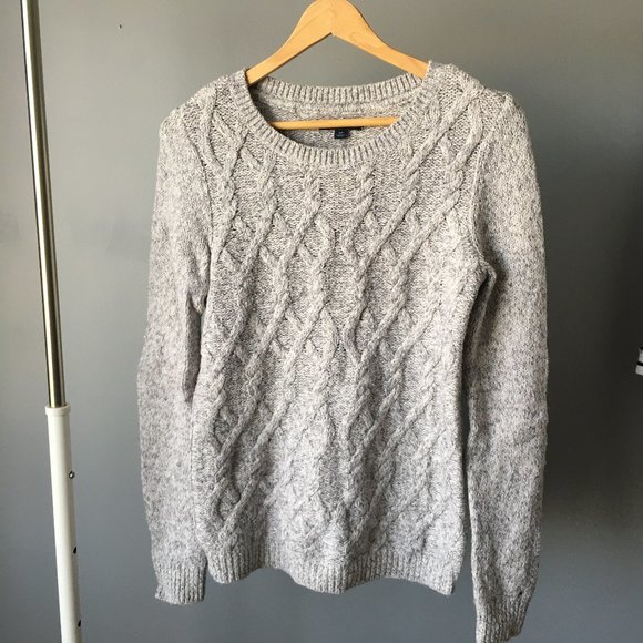 Tommy Hilfilger Cable Knit Sweater - Picture 6 of 7